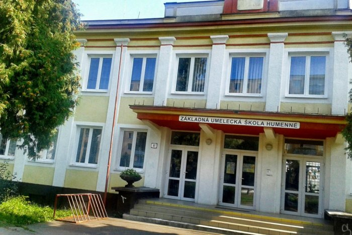 Ilustračný obrázok k článku Prebehli výberové konania: ZŠ Laborecká a ZUŠ Mierová spoznali mená riaditeľov