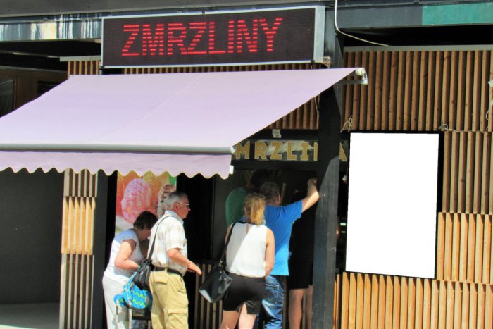 Ilustračný obrázok k článku Hygienici si posvietili na zmrzlinárne: Desiatky z nich neprešli kontrolou