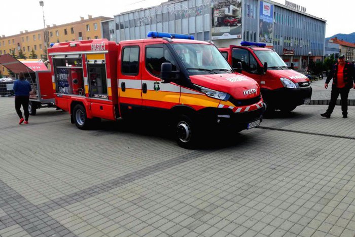 Ilustračný obrázok k článku Deň na námestí s hasičmi: Penová šou pre deti a k videniu bol aj historický kúsok