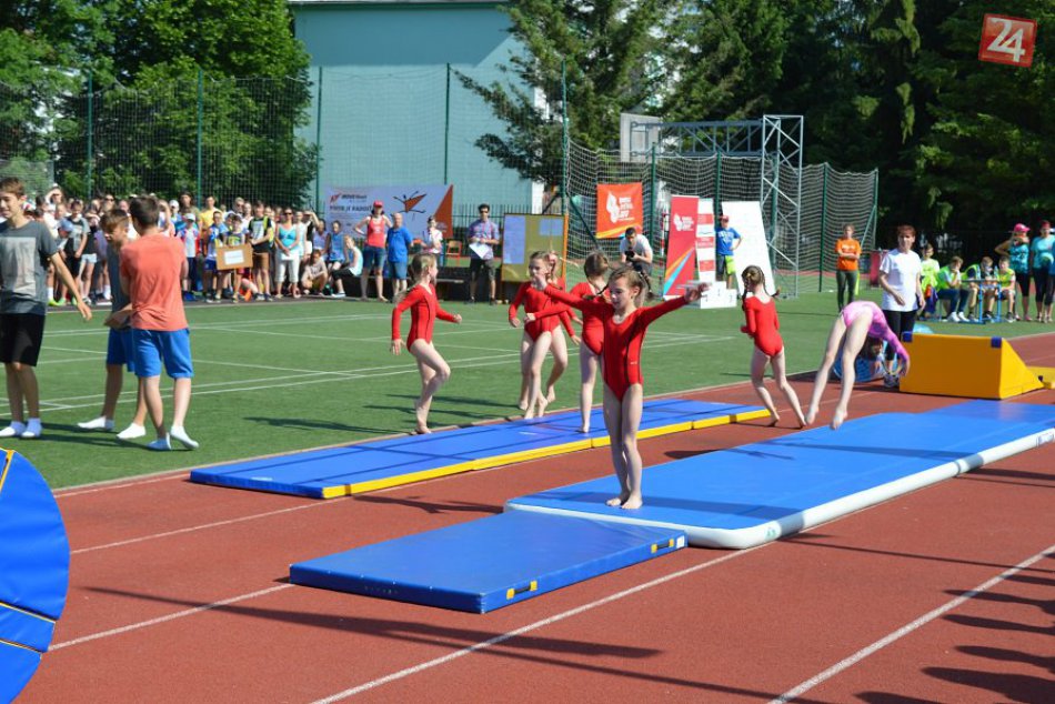 Ilustračný obrázok k článku FOTO: Bystrickí žiaci a športové kluby sa dočkali NOVINKY, vybavenia za desaťtisíce eur