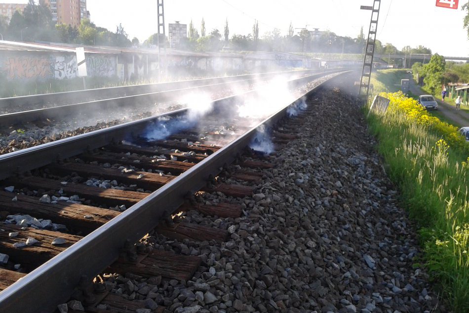 Ilustračný obrázok k článku Požiare pri koľajniciach: V tomto roku už vznikli štyri, jeden aj v Poprade