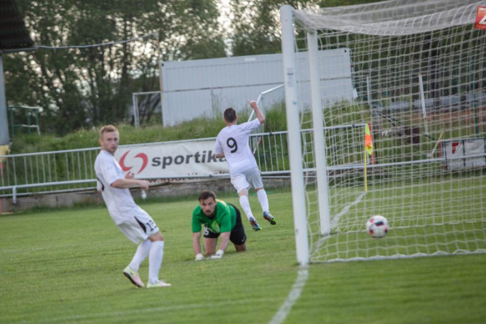 Ilustračný obrázok k článku Sezónna pomaly vrcholí: Tvrdý boj o záchranu vo viacerých súťažiach