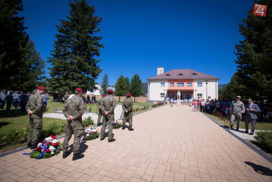 Ilustračný obrázok k článku FOTO: V Polomke odhalili pamätnú tabuľu, poctu hrdinským Američanom a Britom