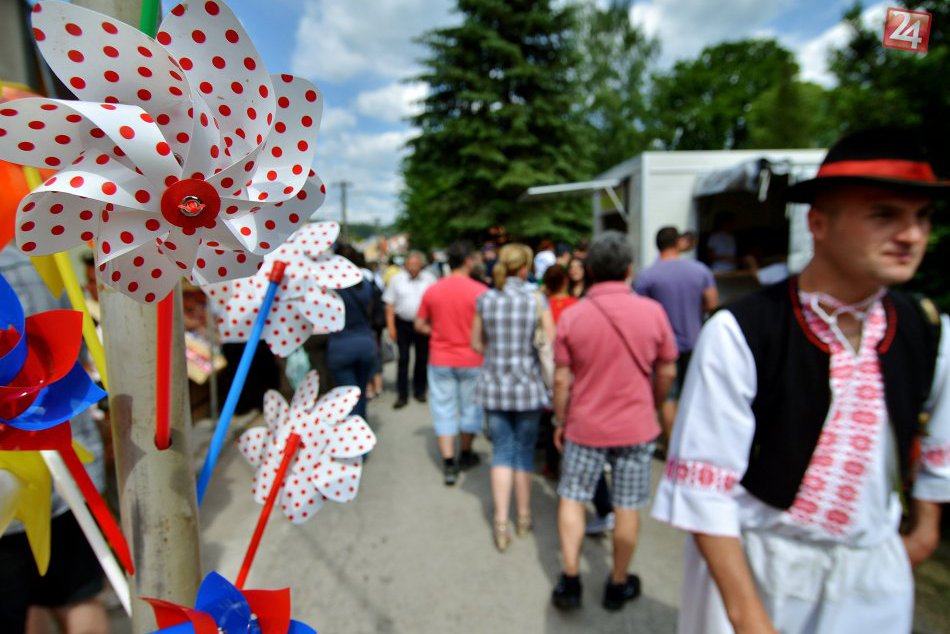 Ilustračný obrázok k článku Turíčny jarmok v Ľupči predo dvermi. Remeslá, folklór a umenie na jednom mieste