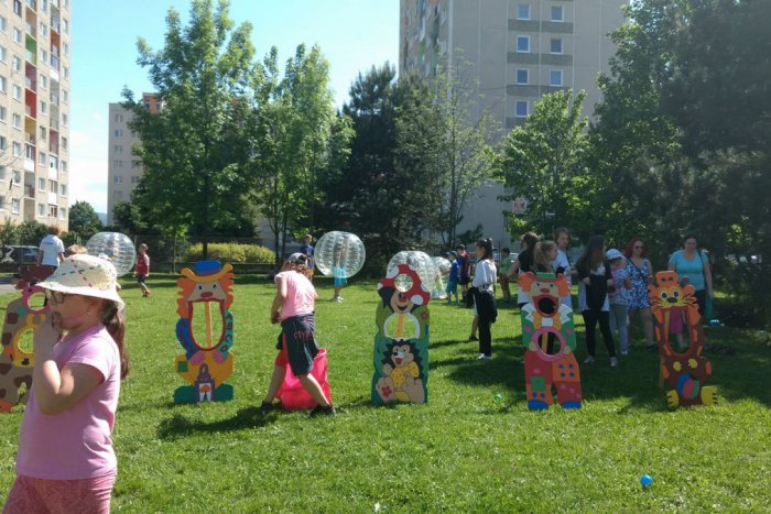 Ilustračný obrázok k článku Atrakcie, bohatý program aj modrá vatra: Oslavy sviatku detí ešte nekončia