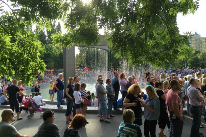 Ilustračný obrázok k článku Parkom Andreja Hlinku v Ružinove budú znieť české i slovenské hity