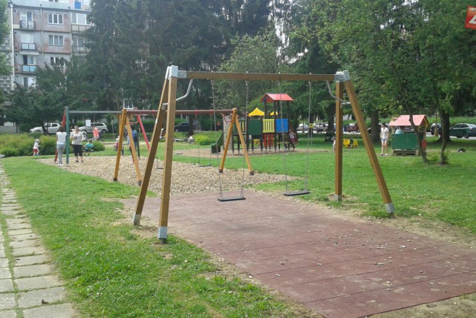 Ilustračný obrázok k článku Známe ihrisko v Považskej sa rozrástlo: Aha, čoho sa deti  nevedia nabažiť, FOTO