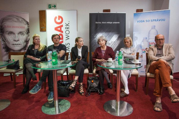 Ilustračný obrázok k článku Známa hudobná teroristka zo Štúrova: Jej príbeh sa dočkal divadelnej hry