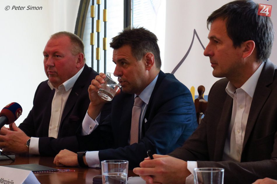 Ilustračný obrázok k článku Minister Sólymos v Rožňave: Vládne plány pre náš región, FOTO a VIDEO