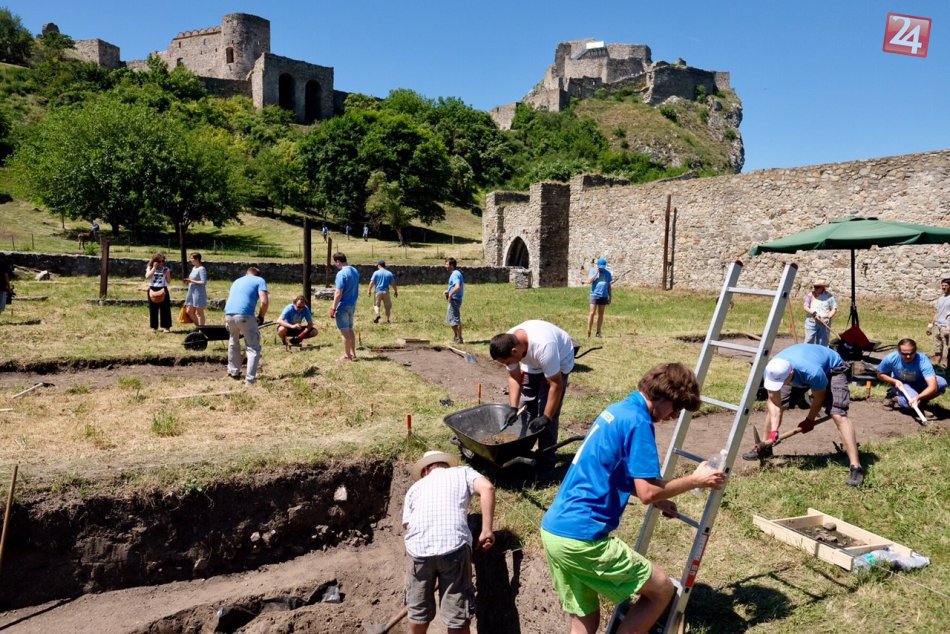 Ilustračný obrázok k článku Na Devíne sa opäť stretli dobrovoľníci s cieľom vyčistenia areálu