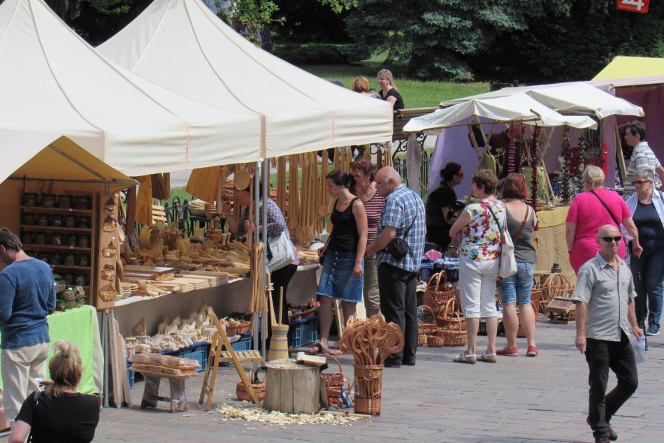 Ilustračný obrázok k článku Ľudová veselica aj tradičné dobroty. Pri Bystrici sa chystá Petropavlovský jarmok