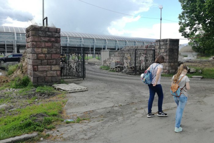 Ilustračný obrázok k článku Žiarsky štadión ako nový, ale čo typická brána zo socíku? Mesto dostalo nápad, FOTO