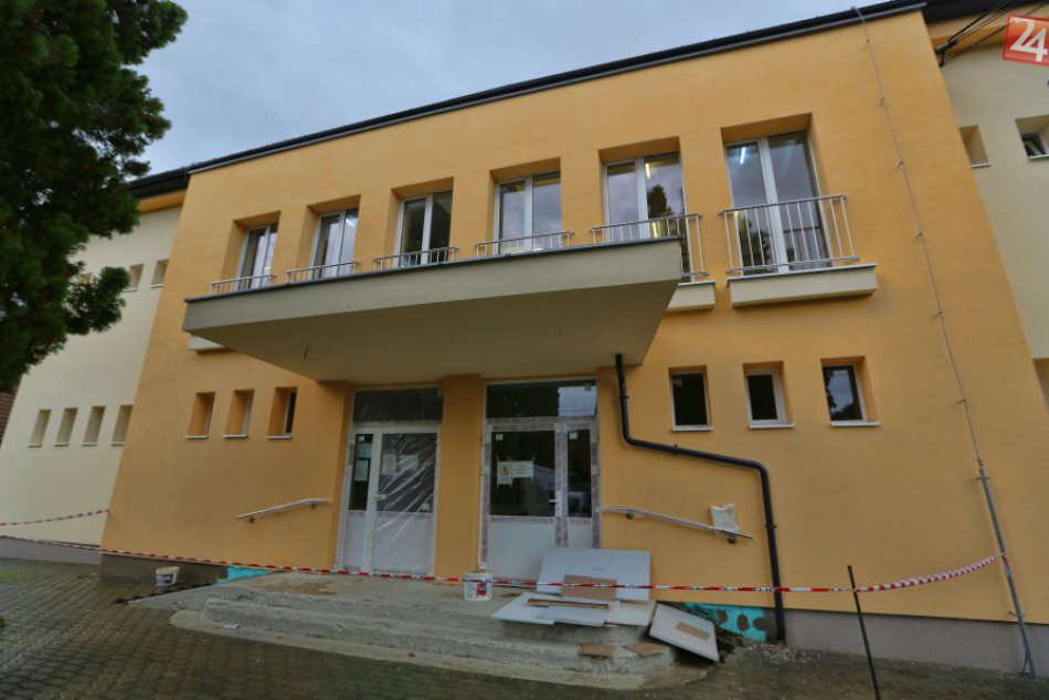 Ilustračný obrázok k článku Obnova kultúrneho domu v Očovej bude pokračovať. Čo všetko sa plánuje urobiť?