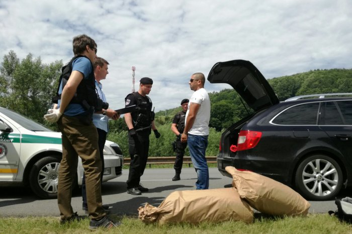 Ilustračný obrázok k článku Bardejovskí policajti zadržali 190 kilogramový kontraband tabaku