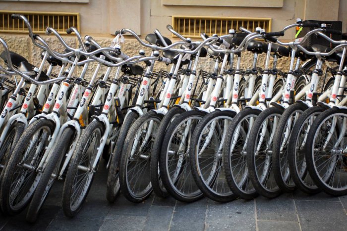 Ilustračný obrázok k článku Bratislave pomôže s bikesharingom Slovnaft. Plánujú ho spustiť na jar