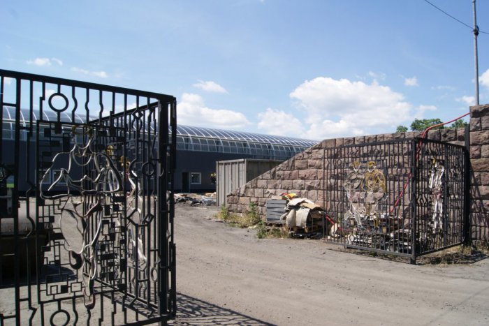 Pôvodná brána s obložením zostane zachovaná ako symbol starých čias.