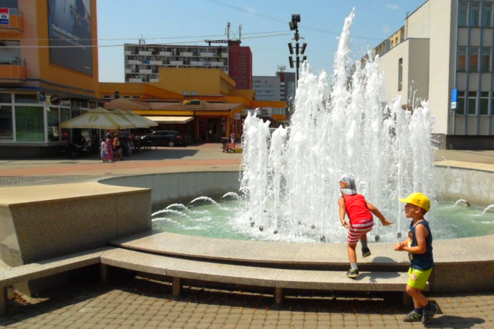 Ilustračný obrázok k článku Štartuje Kultúrne leto: PREHĽAD podujatí, ktoré budete môcť zažiť pri Fontáne lásky