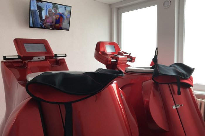 Ilustračný obrázok k článku Až 4-násobne rýchlejší úbytok tuku. V humenskom fitku cvičia na revolučných strojoch