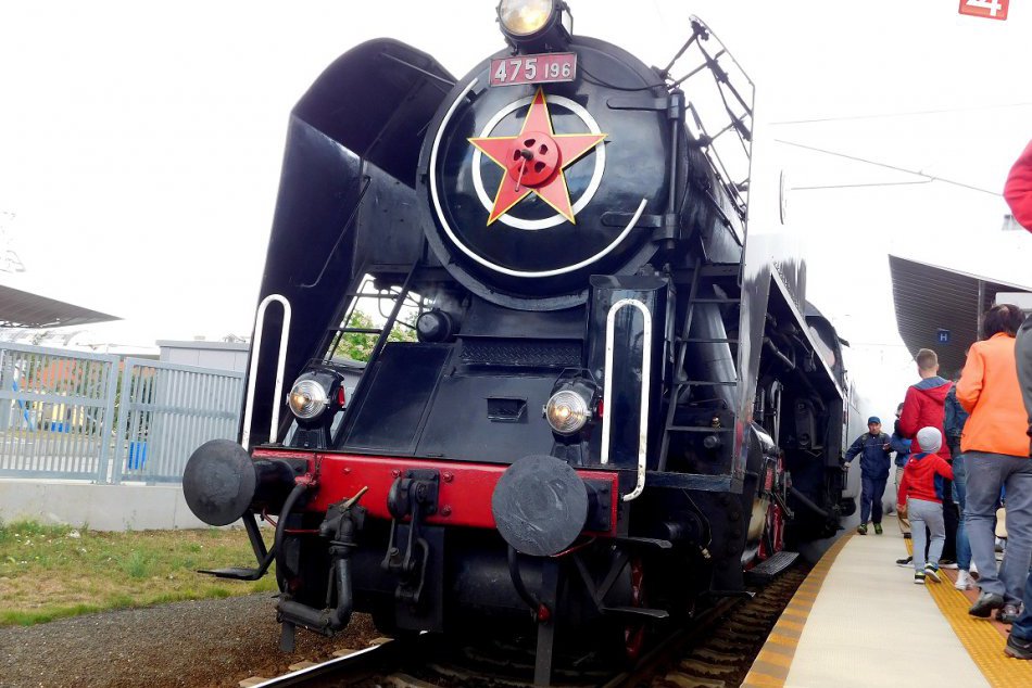 Ilustračný obrázok k článku FOTO a VIDEO: Pohľady ľudí v Trnave upútal nádherný parný vlak