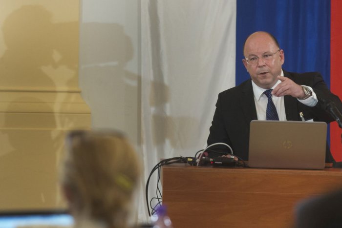 Ilustračný obrázok k článku Poslanci rozhodli: Novým šéfom RTVS bude od augusta Jaroslav Rezník