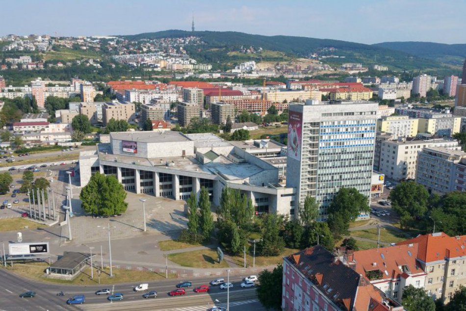 Ilustračný obrázok k článku Skončí Istropolis ako PKO? Nad budúcnosťou budovy visí viacero otáznikov