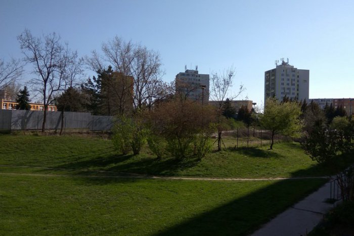 Ilustračný obrázok k článku Parkovisko na Juhu dostalo zelenú: Na sídlisku pribudnú aj garáže