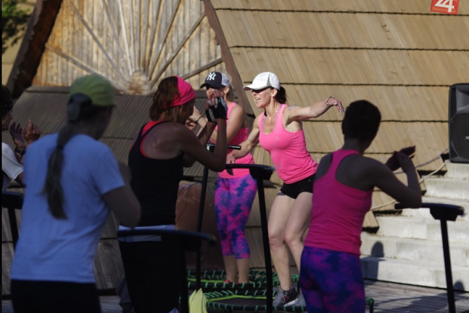 Ilustračný obrázok k článku FOTO: Zvolenská trénerka jumpingu Oli Fašková: Peknú postavu si môžete aj vyskákať