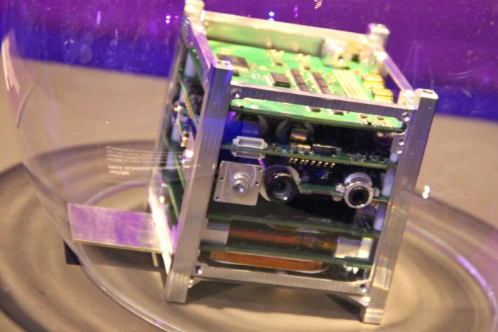 Ilustračný obrázok k článku Slováci v napätí: Prvá družica spod Tatier by mala letieť do kozmu už v piatok