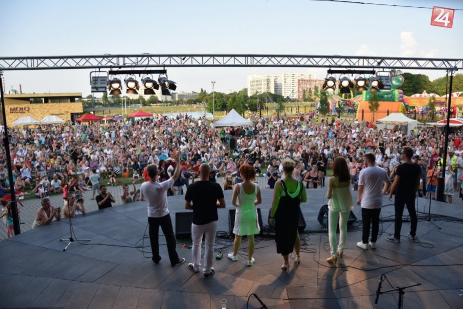 Ilustračný obrázok k článku Novomestské kultúrne leto na Kuchajde odštartuje pestrým programom a ohňostrojom