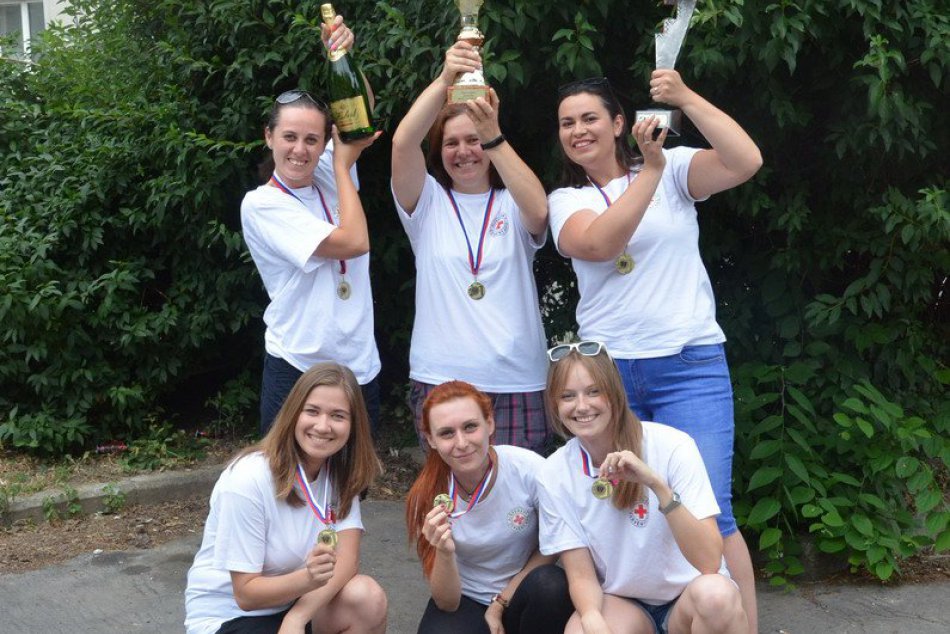 Ilustračný obrázok k článku Súťaž dobrovoľníkov Červeného kríža: Memoriál Vladimíra Harineka vyhrali Nitrania