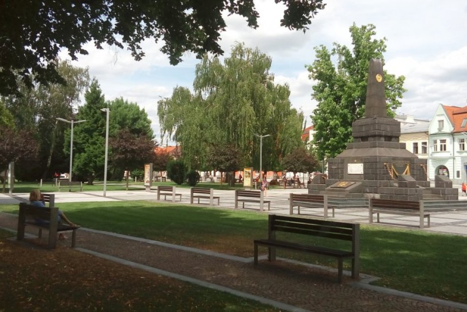 Ilustračný obrázok k článku Zvolenské námestie v horúčavách chladí cisterna: Teplo zmierňujú aj zelené záhrady