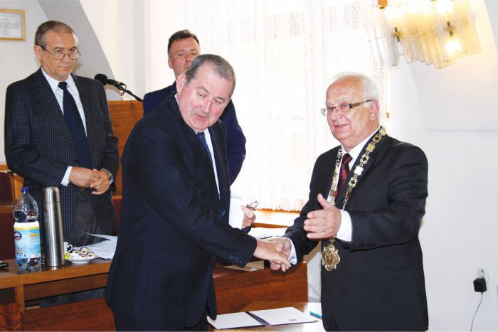 Ilustračný obrázok k článku Riadne zasadal mestský parlament