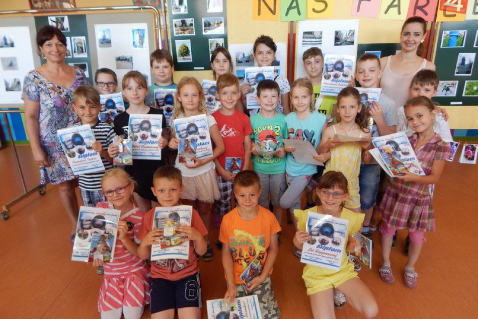 Ilustračný obrázok k článku Školáci sa zabavili na Dni rodiny, o zábavu sa postaral i metlobal či guláš, FOTO