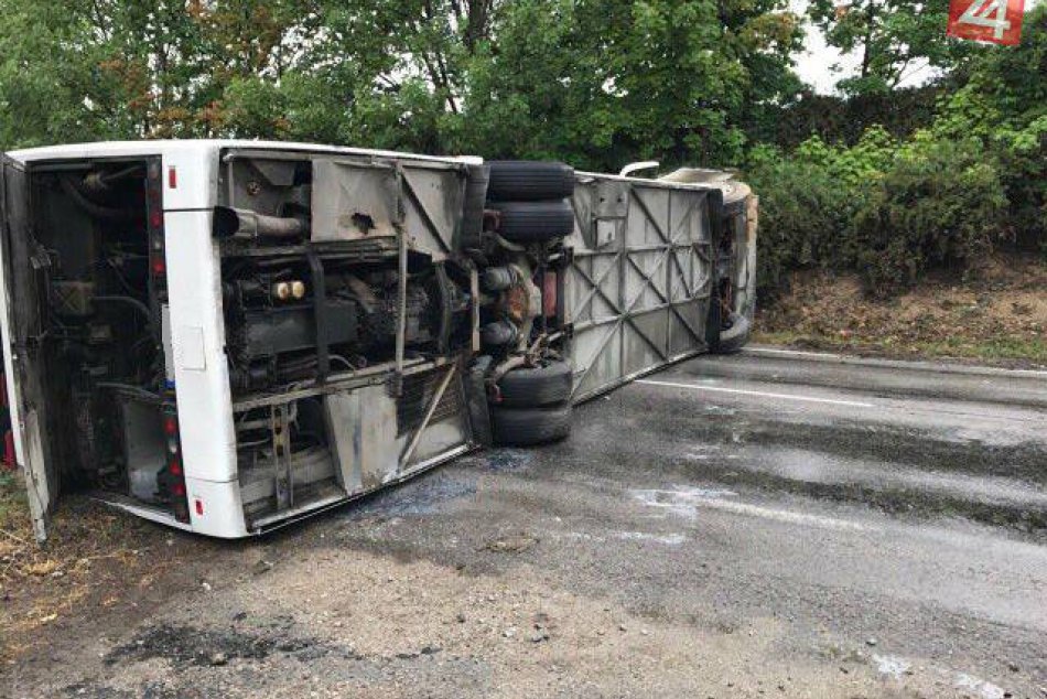 Ilustračný obrázok k článku Nehoda autobusu, 25 ľudí zranených: V akcii záchranársky vrtuľník!