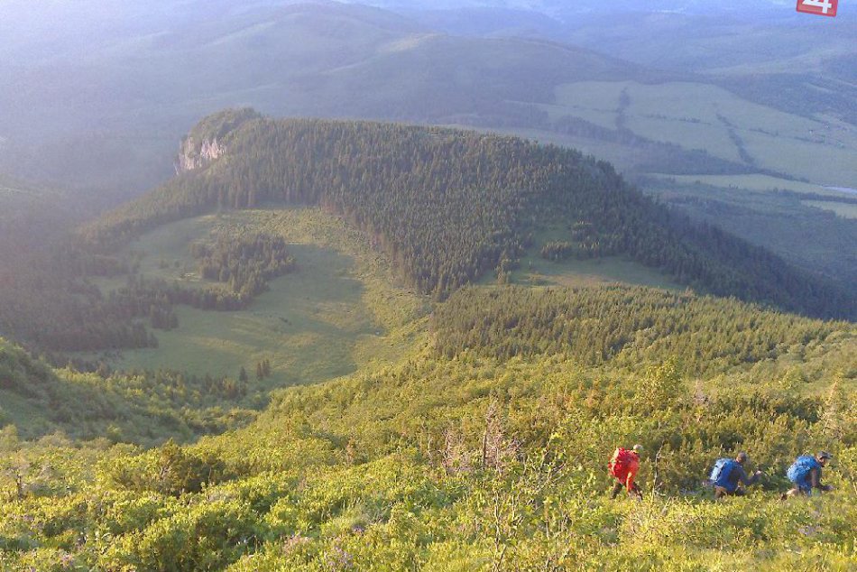 Ilustračný obrázok k článku Turisti v neschodnom teréne: Na pomoc vyrazila pozemná skupina, pridal sa vrtuľník