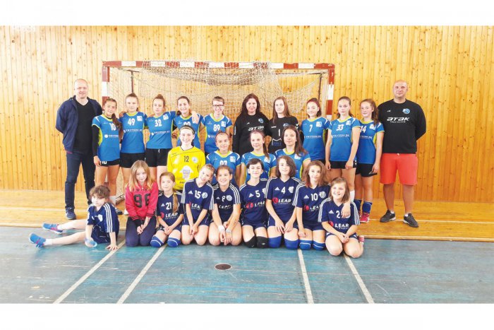 Ilustračný obrázok k článku Mladé hádzanárky Handball Clubu 11 sa výkonom zlepšujú