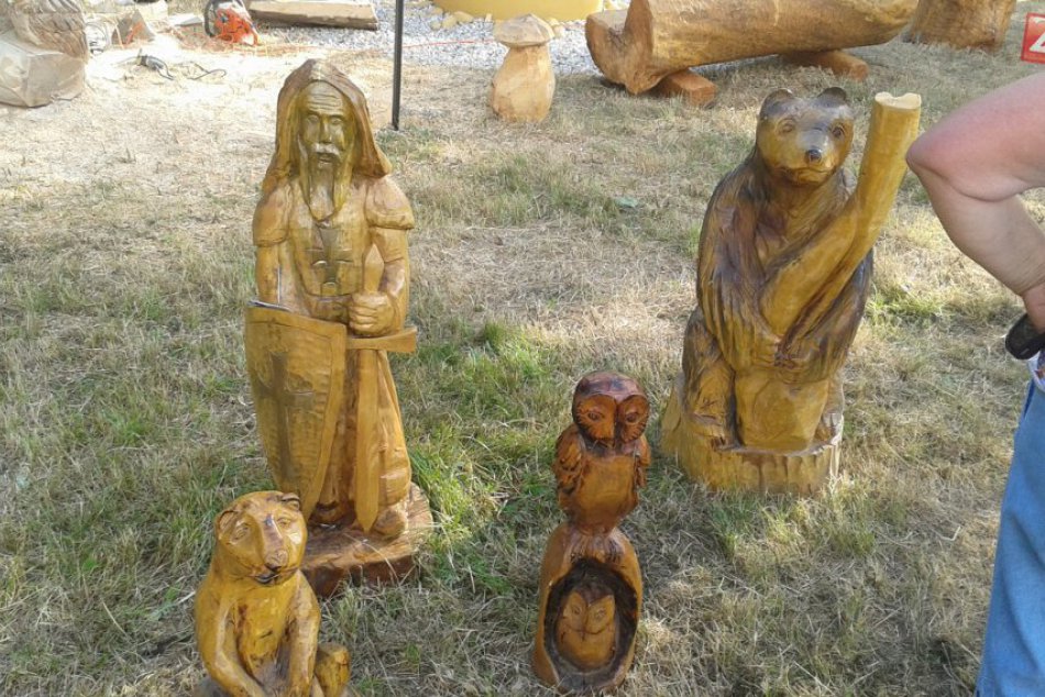 Ilustračný obrázok k článku Hrdza, Sám Sebou, jarmok aj umeleckí rezbári: Spišské Tomášovce oslávia 800. výročie