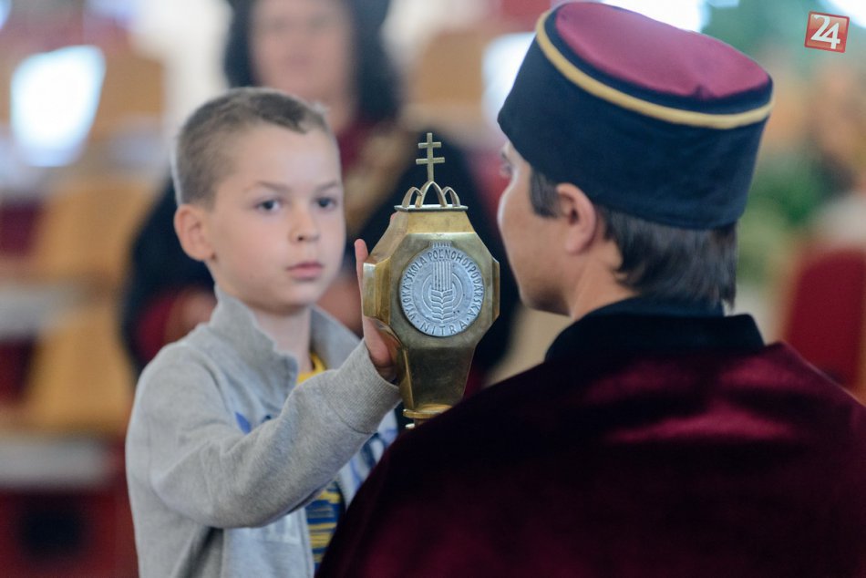Ilustračný obrázok k článku FOTO: Deti sa zoznamujú s akademickou pôdou, začala sa Nitrianska letná univerzita