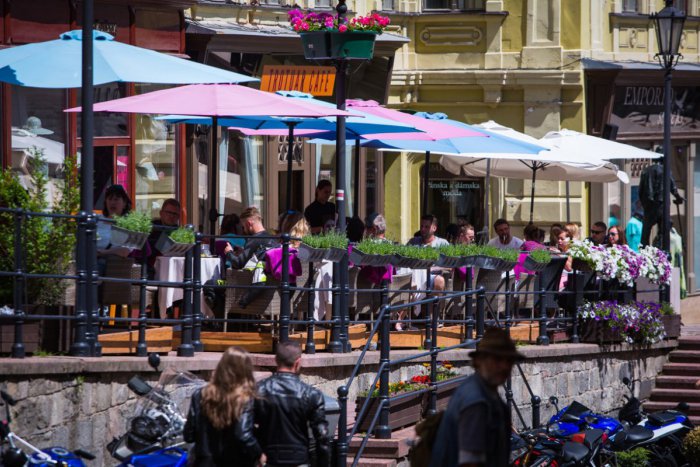 Ilustračný obrázok k článku Dovolenka za rohom? 10 fotiek letnej Štiavnice, po ktorých začnete baliť kufre