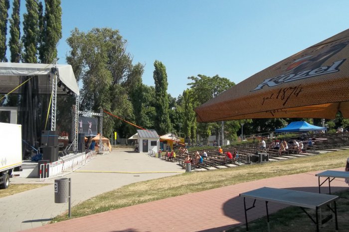 Ilustračný obrázok k článku Letné kino je opäť tu: Čo si môžete vychutnať priamo v prírode?