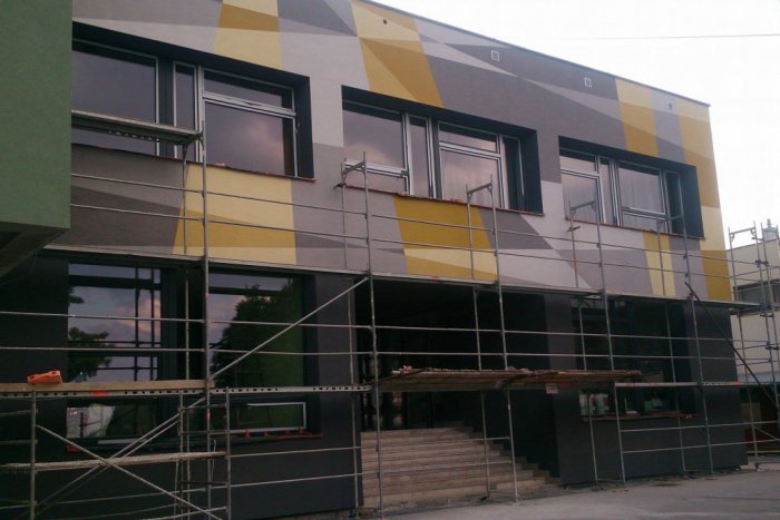 Ilustračný obrázok k článku Ošarpaný Dom kultúry Lúky už viac nebude hanbou Petržalky