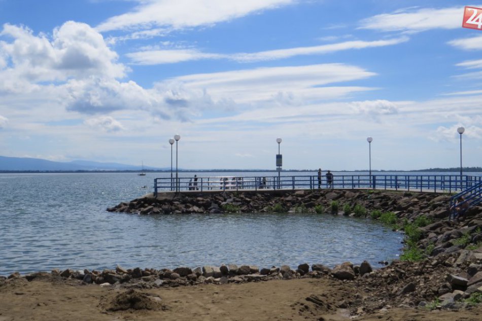 Ilustračný obrázok k článku Známa dedina pri Šírave menom Kaluža: Sledujte, kto tam kandiduje na starostu