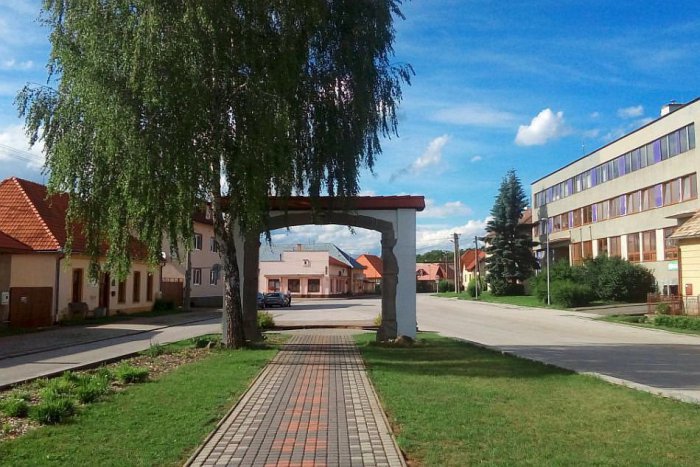 Ilustračný obrázok k článku Dedinka pri Zvolene ukrýva jednu z najstarších stavieb na Slovensku. Poznáte ju?