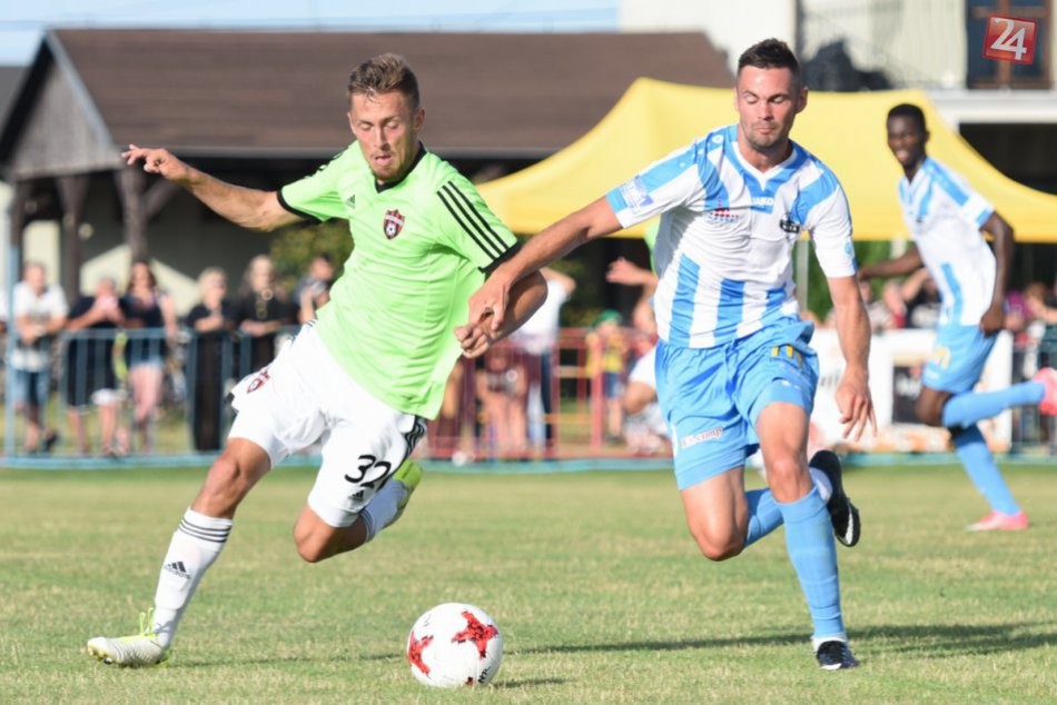 Ilustračný obrázok k článku Corgoni vyrovnaným súperom: Prípravný zápas Nitry s Trnavou skončil remízou