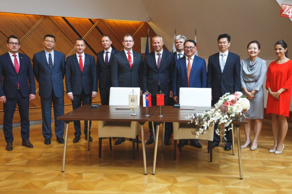 Ilustračný obrázok k článku FOTO: Vzácna návšteva pod Urpínom. Čínska delegácia u nás nebola náhodou