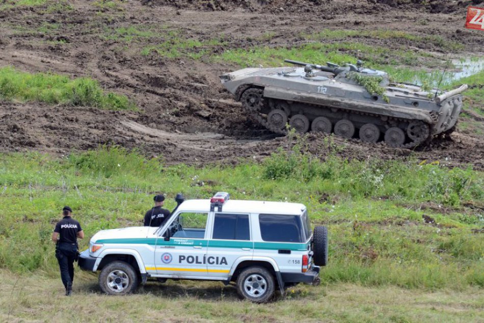 Ilustračný obrázok k článku Vojaci, policajti a hasiči v akcii: Precvičujú si spoločné postupy v krízových situáciách