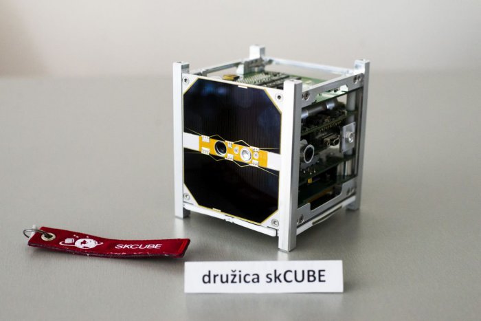 Ilustračný obrázok k článku Vesmír vám nedá nič zadarmo: Prvá slovenská družica s problémami!