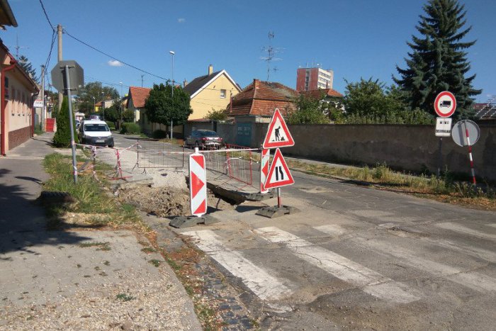 Ilustračný obrázok k článku Rekonštrukcie ciest v Nových Zámkoch: Ktoré úseky sú na pláne v roku 2018?