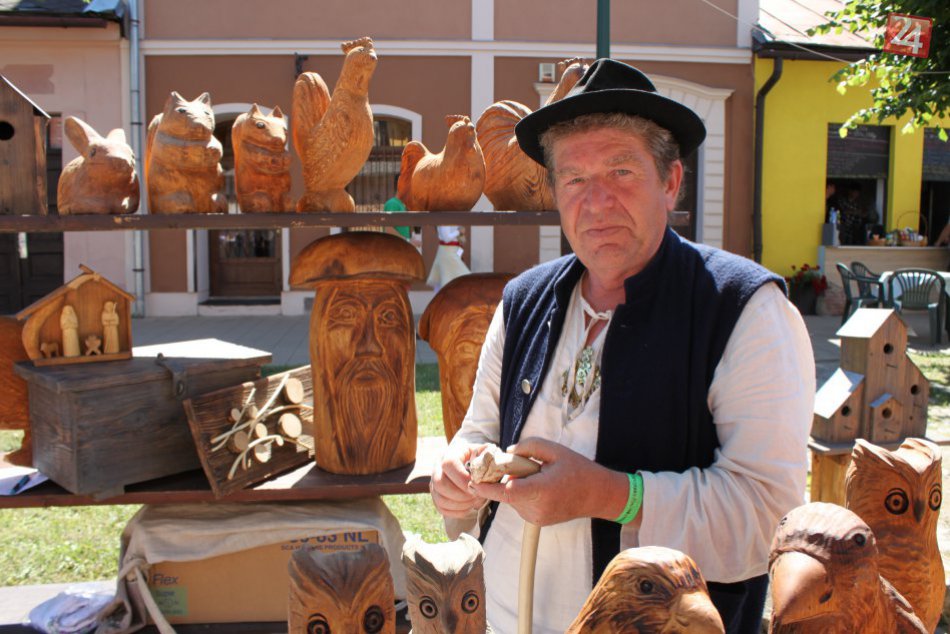 Ilustračný obrázok k článku Únik od každodenných povinností: Ján Školník relaxuje pri práci s drevom