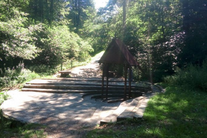 Ilustračný obrázok k článku FOTO: Dar prírody na nezaplatenie. Vyviera nám priamo pod Pustým hradom